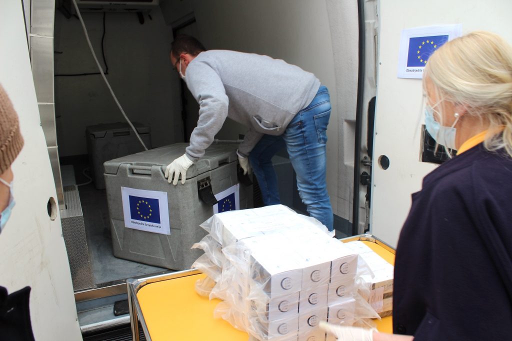 The first EU-funded COVID-19 test kits delivered today