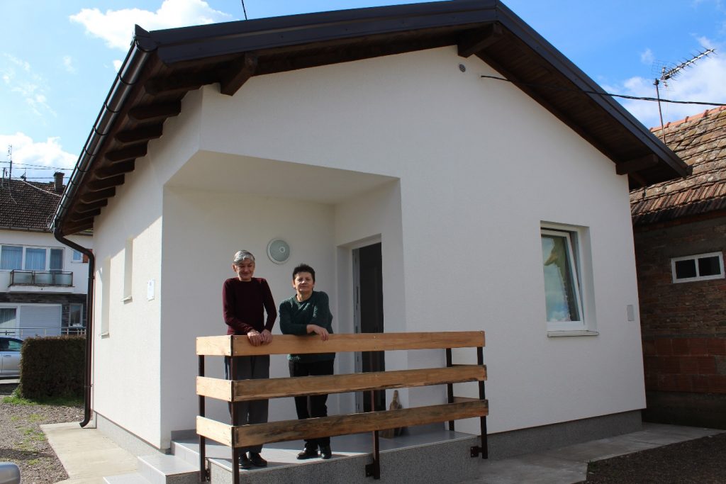 After years of renting and living in inadequate conditions, families in Orašje move to new homes