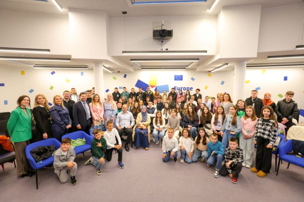 BiH young eco-innovators receive awards in Europe House